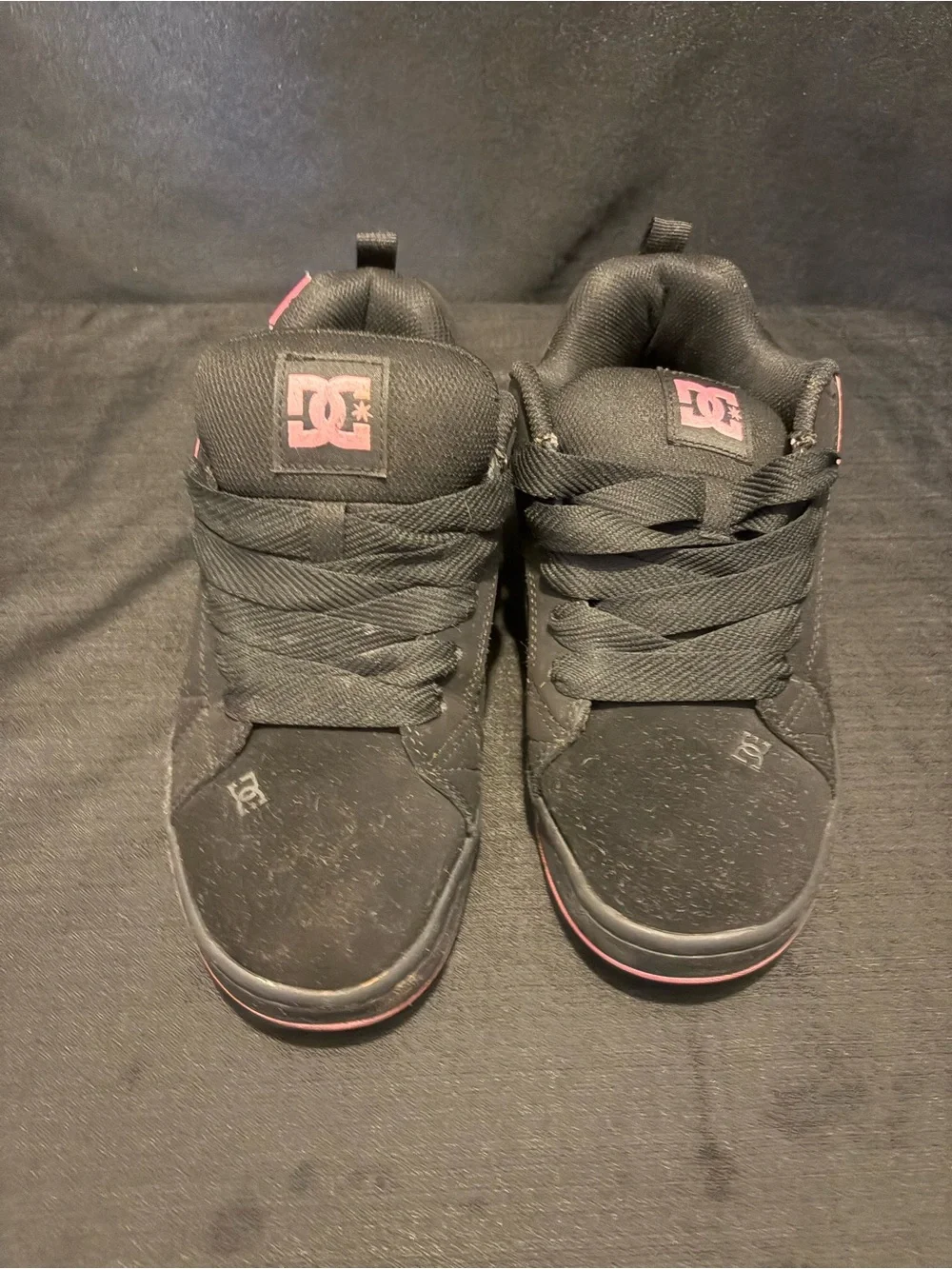black & pink DC Court Graffik Boys size 7.5 Skateboarding Shoes